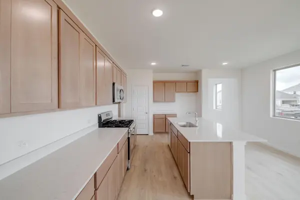 226 Hornet ST, Elgin, TX 78621