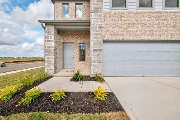 226 Hornet ST, Elgin, TX 78621