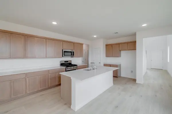 226 Hornet ST, Elgin, TX 78621