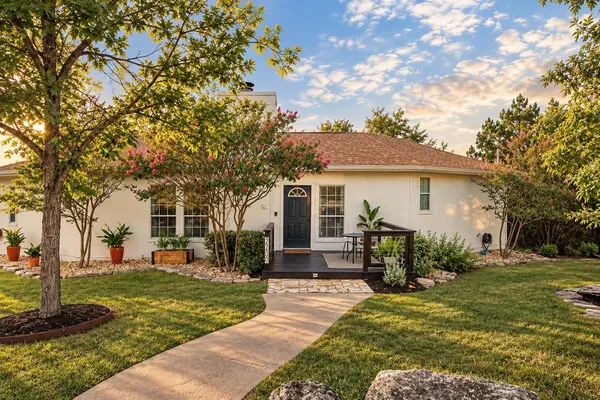 21900 Moulin DR, Spicewood, TX 78669
