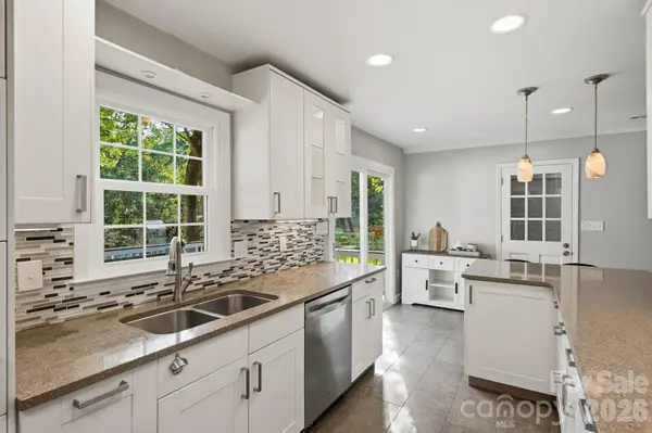 6213 Bevington PL, Charlotte, NC 28277