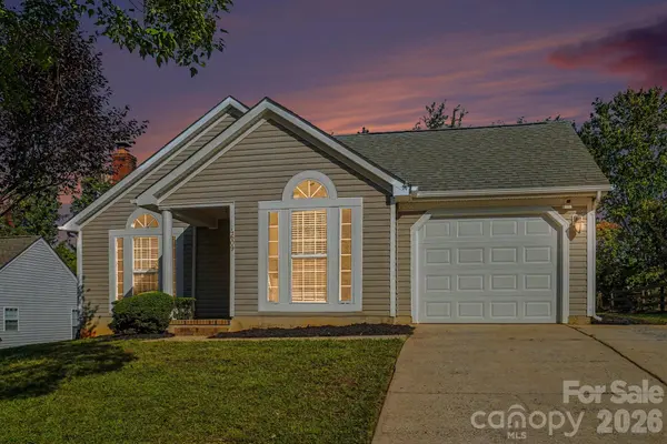 4609 Avalon Forest LN, Charlotte, NC 28269
