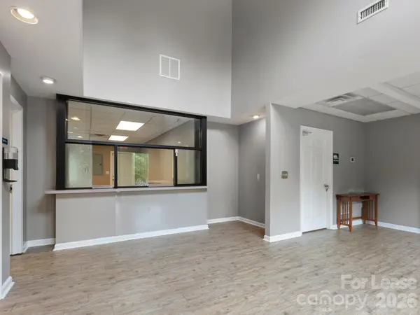 1998 Hendersonville RD #45, Asheville, NC 28803