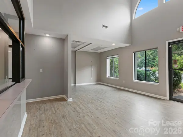 1998 Hendersonville RD #45, Asheville, NC 28803