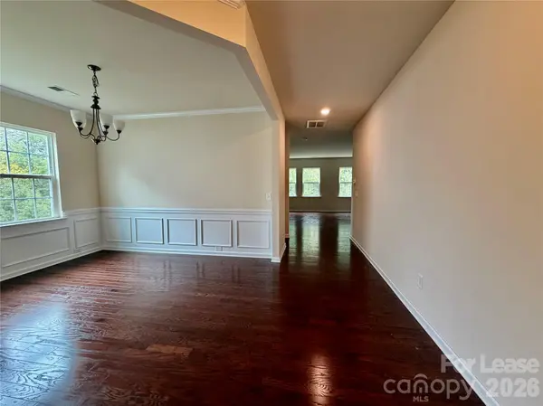 7703 Kelburn LN, Charlotte, NC 28273