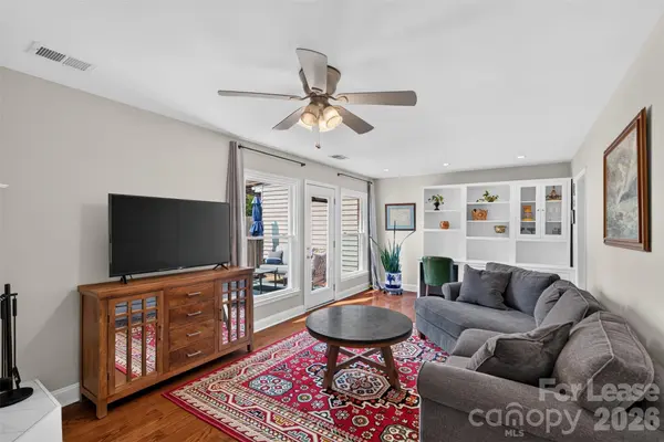 8333 Knights Bridge RD, Charlotte, NC 28210