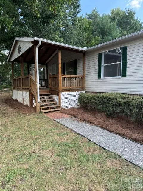 4191 Peachtree LN, Granite Falls, NC 28630