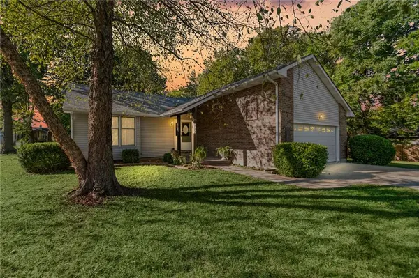 112 Calvird DR, Clinton, MO 64735