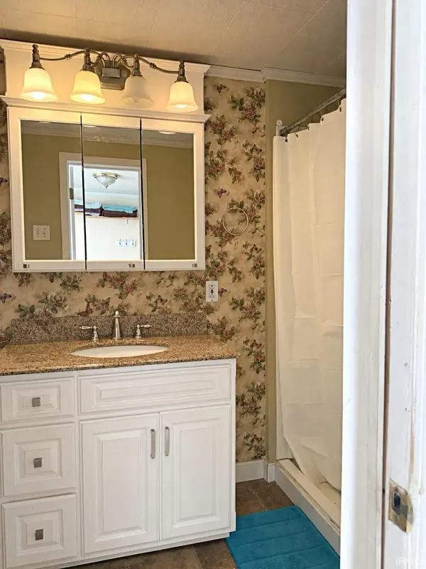 1779 Scenic Hill RD, Loogootee, IN 47553