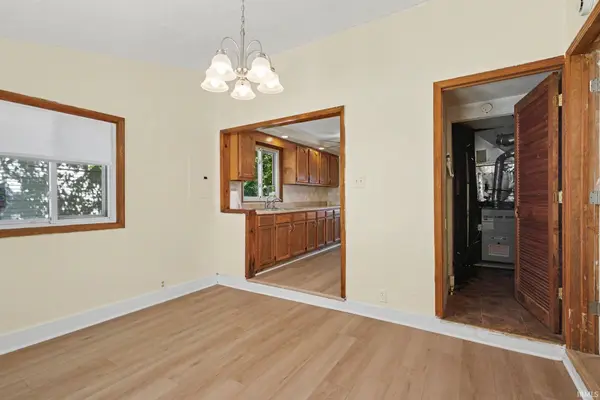 2433 Hollywood PL, South Bend, IN 46616-2124