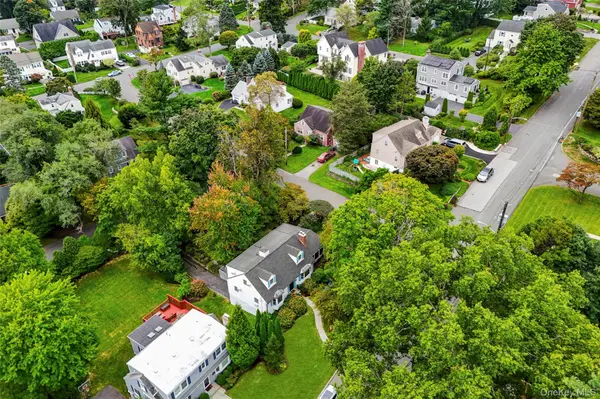 105 Havilands LN, White Plains, NY 10605