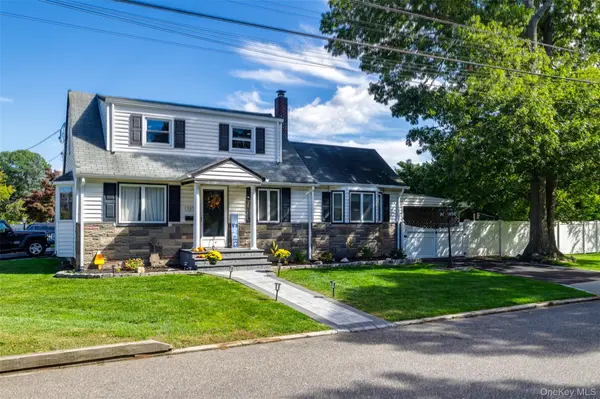 125 Carroll AVE, Ronkonkoma, NY 11779