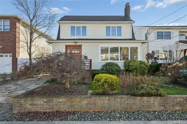 109 Longworth AVE, Woodmere, NY 11598