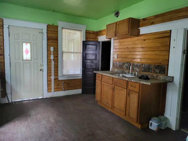 119 8th St S, Virginia, MN 55792