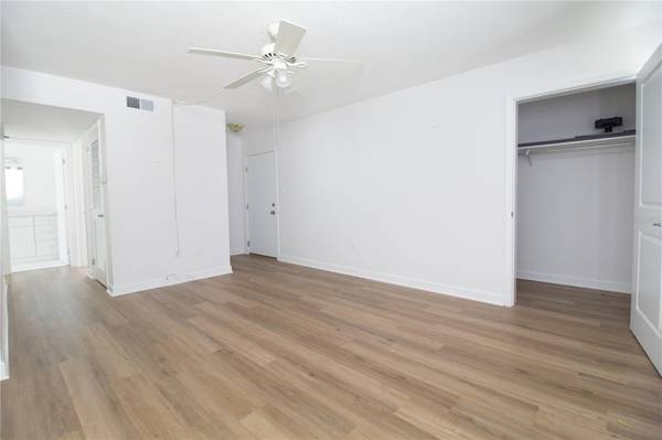 6940 A SUNSET DR S #1A, South Pasadena, FL 33707