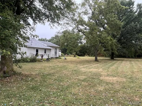 403 E State ST, Irving, IL 62051