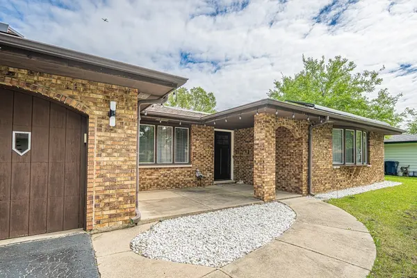 129 Millis LN, Schaumburg, IL 60193
