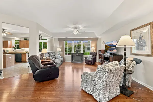 12648 Rock Island TRL, Huntley, IL 60142