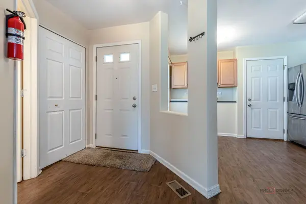 162 Fairfield LN #162, Carol Stream, IL 60188
