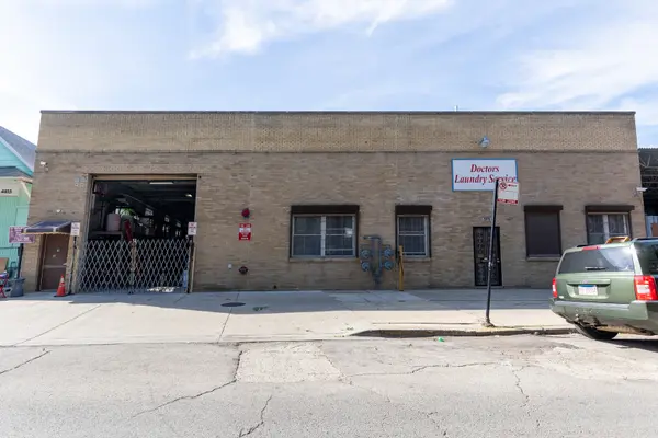 4821 W Cortland ST, Chicago, IL 60639