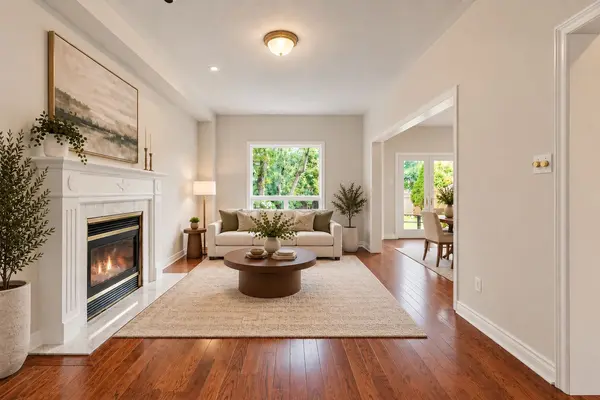 10 Driftwood CT, Richmond Hill, ON L4E 3K8