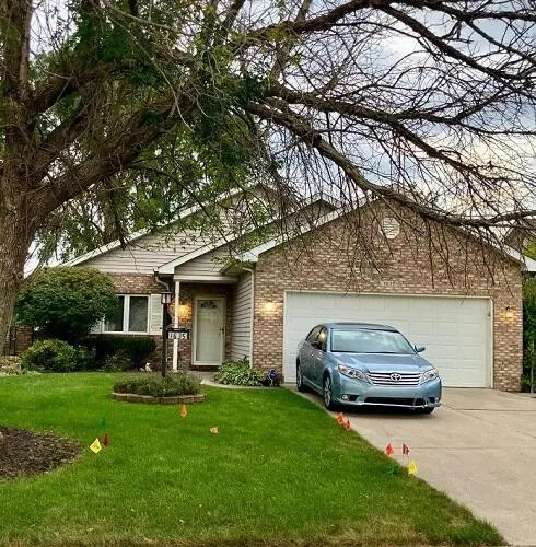 1635 Magnolia DR, Hobart, IN 46342