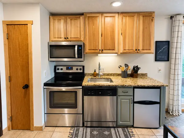 109 Bridge Run LN #A, Tofte, MN 55615
