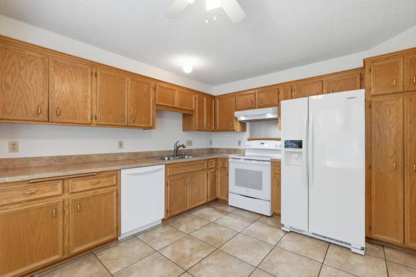 14111 Essex LN, Apple Valley, MN 55124