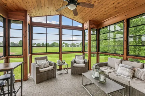 18274 Imagery LN, Lakeville, MN 55044