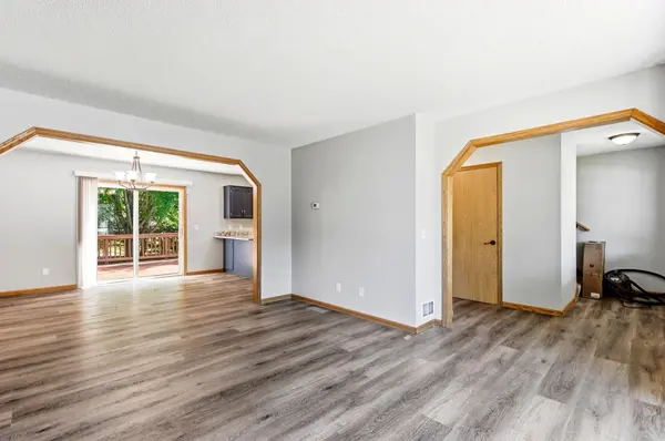 513 Maple Knoll WAY, Saint Michael, MN 55376