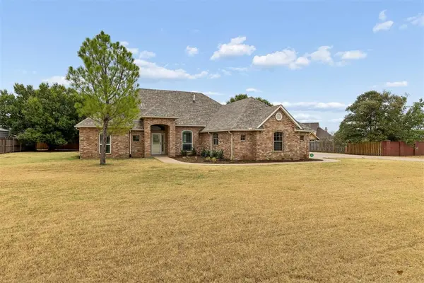 12 NW Ashbury WAY, Lawton, OK 73505