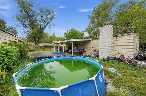 718 S 2nd ST, Henryetta, OK 74437