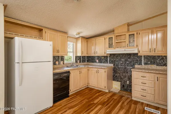13517 S Bob White PL, Mayer, AZ 86333