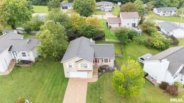 105 KAREN DR, East Peoria, IL 61611