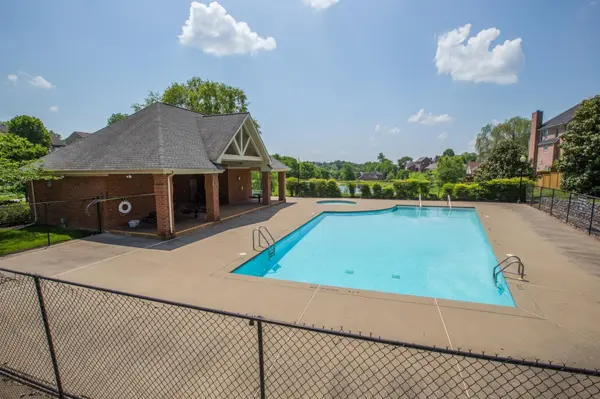 108 Cavalier Drive, Hendersonville, TN 37075