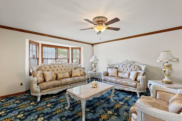 8001 E MOCKINGBIRD, Wichita, KS 67207