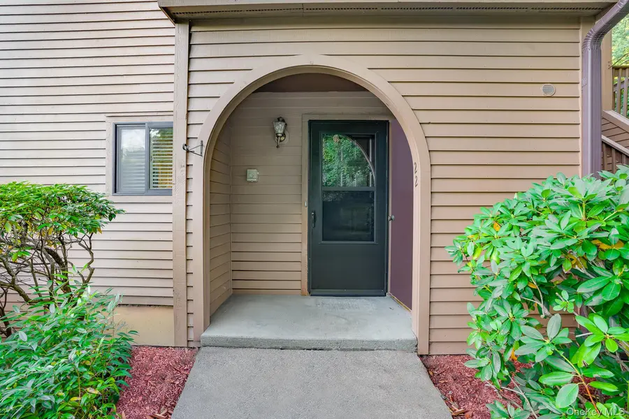22 Cedar Pond LN #22, Cortlandt Manor, NY 10567
