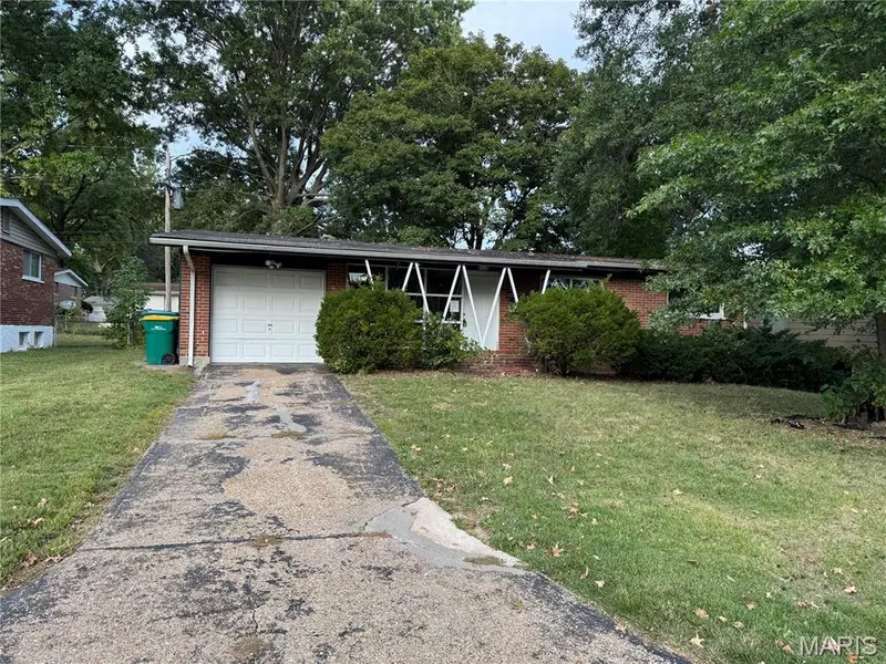 10514 Rothwell DR, St Louis, MO 63136
