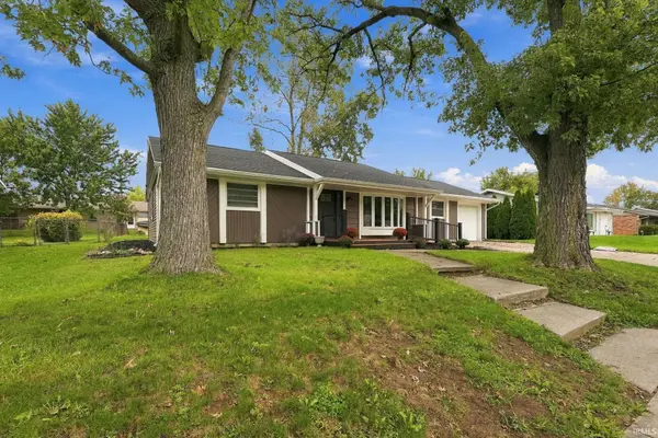 1206 Superior DR, Auburn, IN 46706