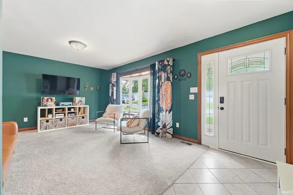 1206 Superior DR, Auburn, IN 46706