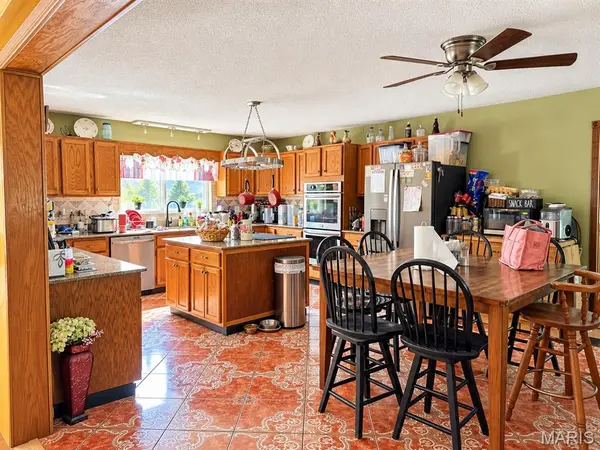 3800 Sand Creek RD, Farmington, MO 63640