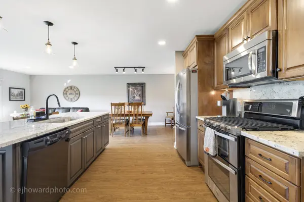 18249 Oregon LN, Orland Park, IL 60467