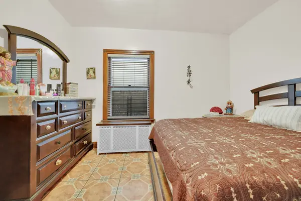 5216 S Artesian AVE, Chicago, IL 60632