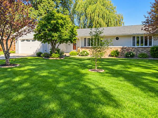 3118 Edgewood DR, Wonder Lake, IL 60097