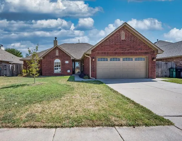 808 W Vickery AVE, Yukon, OK 73099