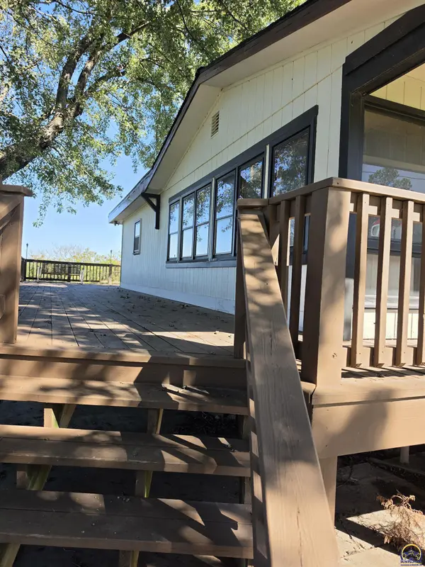 2598 South Shore DR, Vassar, KS 66543