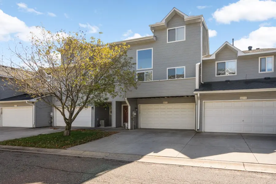 657 Kingfisher LN #C, Woodbury, MN 55125