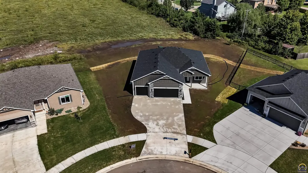2616 SW Sherwood Park DR, Topeka, KS 66614