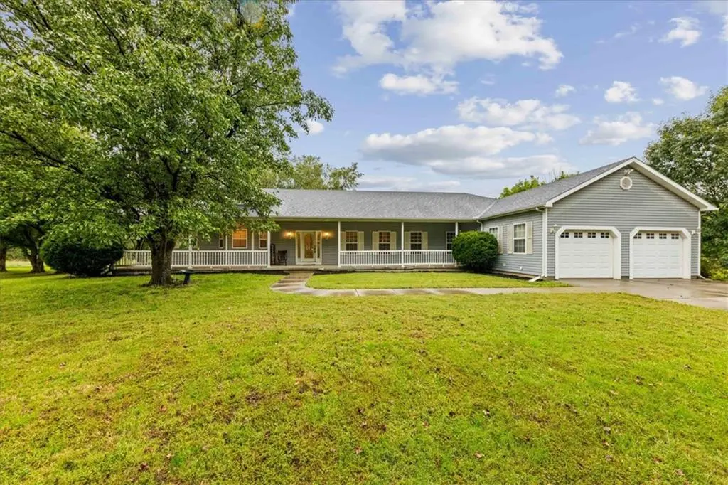 15036 Hillside RD, Leavenworth, KS 66048