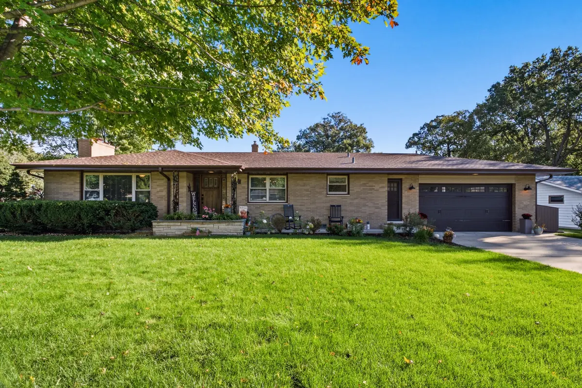 9181 W Springhill Drive, St. John, IN 46373